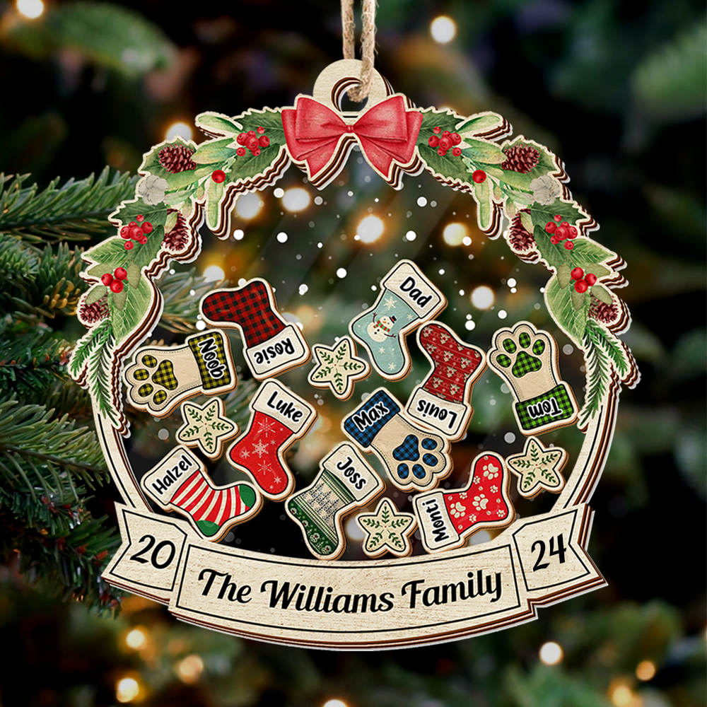 Personalized Shaker Ornament - Christmas Gift For Family - Christmas Wreath With Stoking Names FC